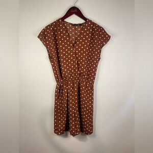 Halogen polka dots v neck romper with pockets in cinnamon. Size‎ X Small